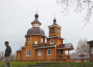 Храм царственных страстотерпцев в п.Суслонгер